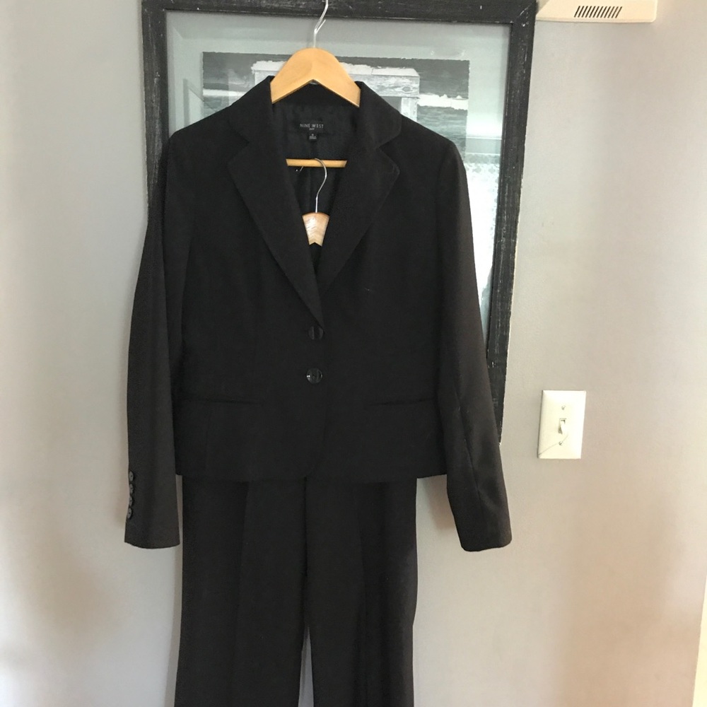 Black business suit - woman’s size 6